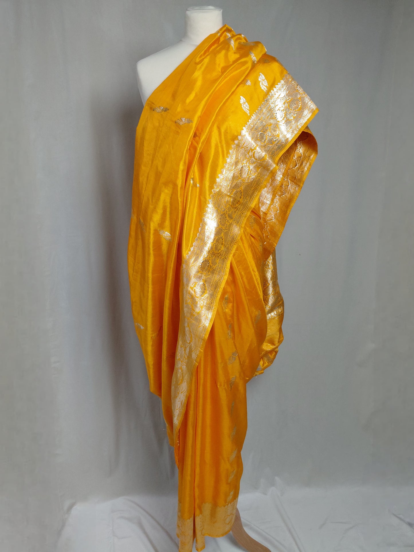 Indverskt saree 100% silki (vintage)