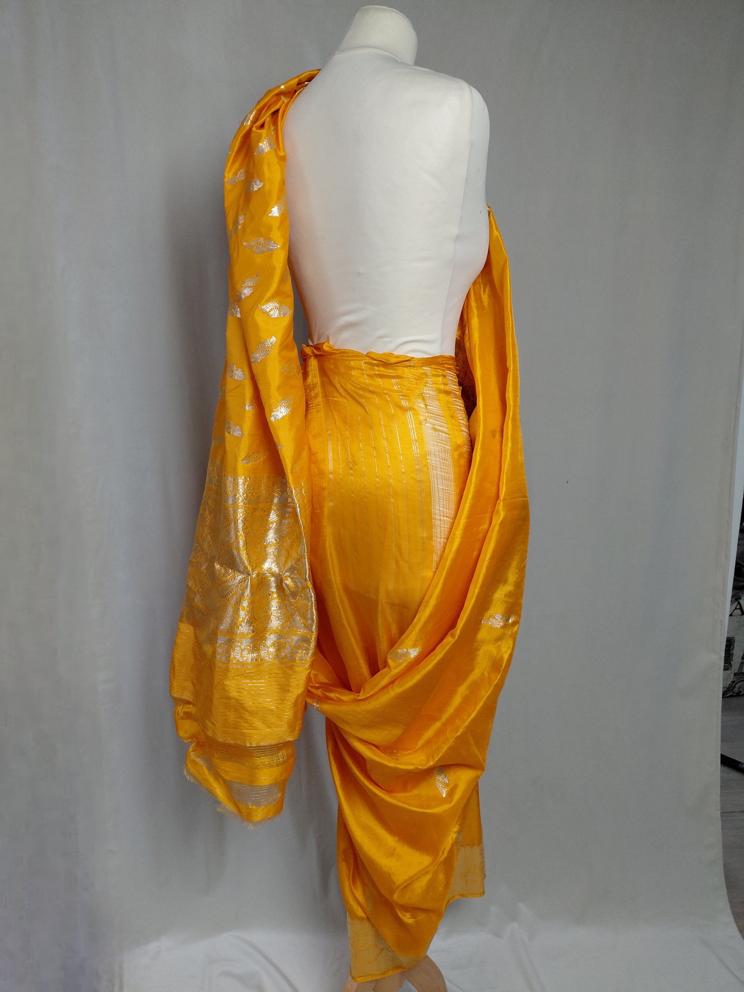 Indverskt saree 100% silki (vintage)