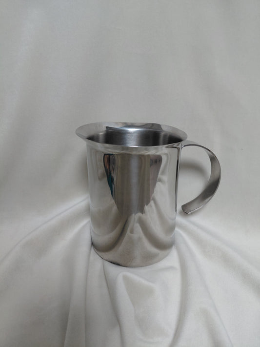 Mjólkur  kanna úr stál (hæð: 13.5 cm)