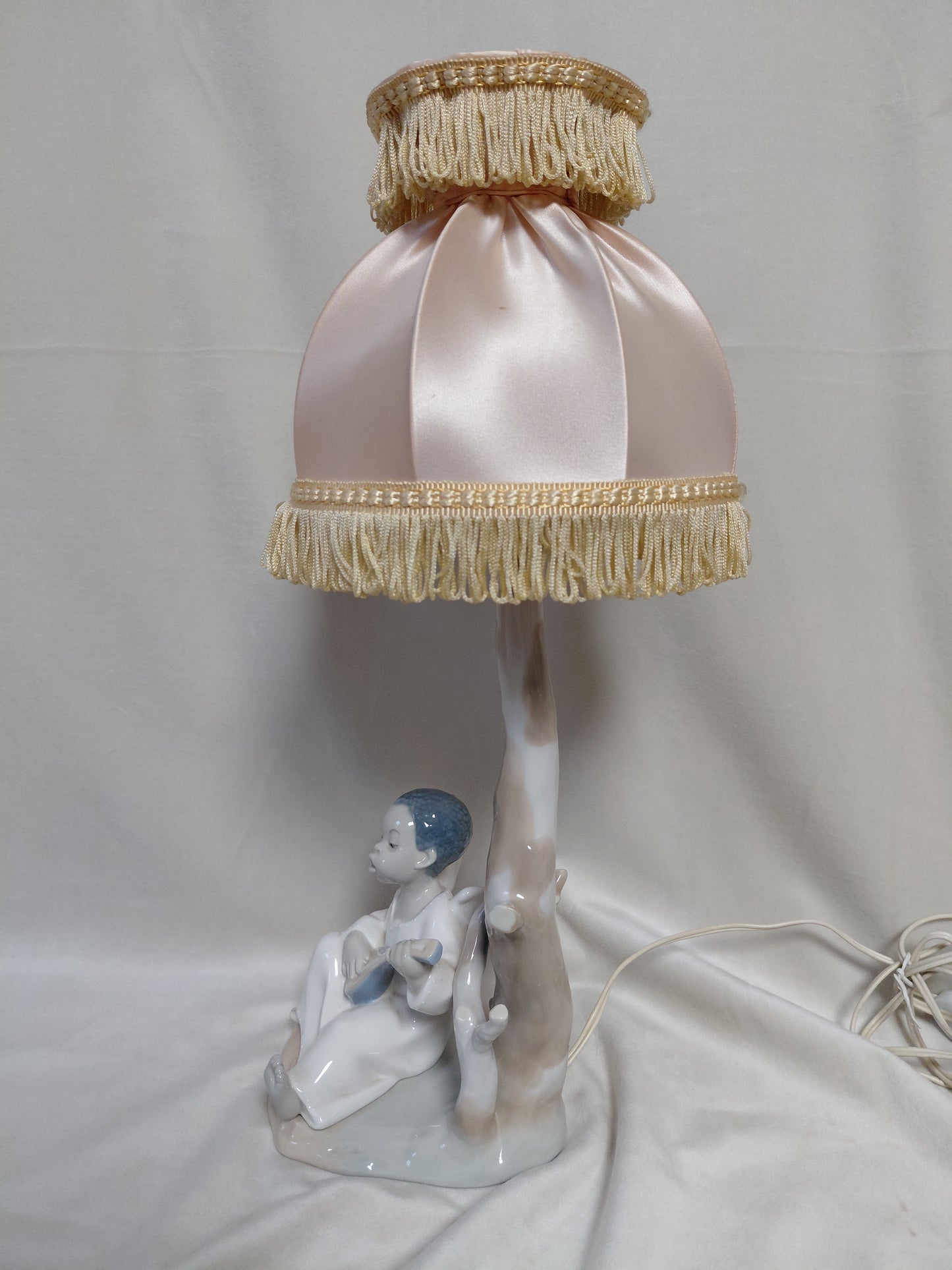 Vintage styttu lampi enginn að spila á mandólín #4537, Lladro