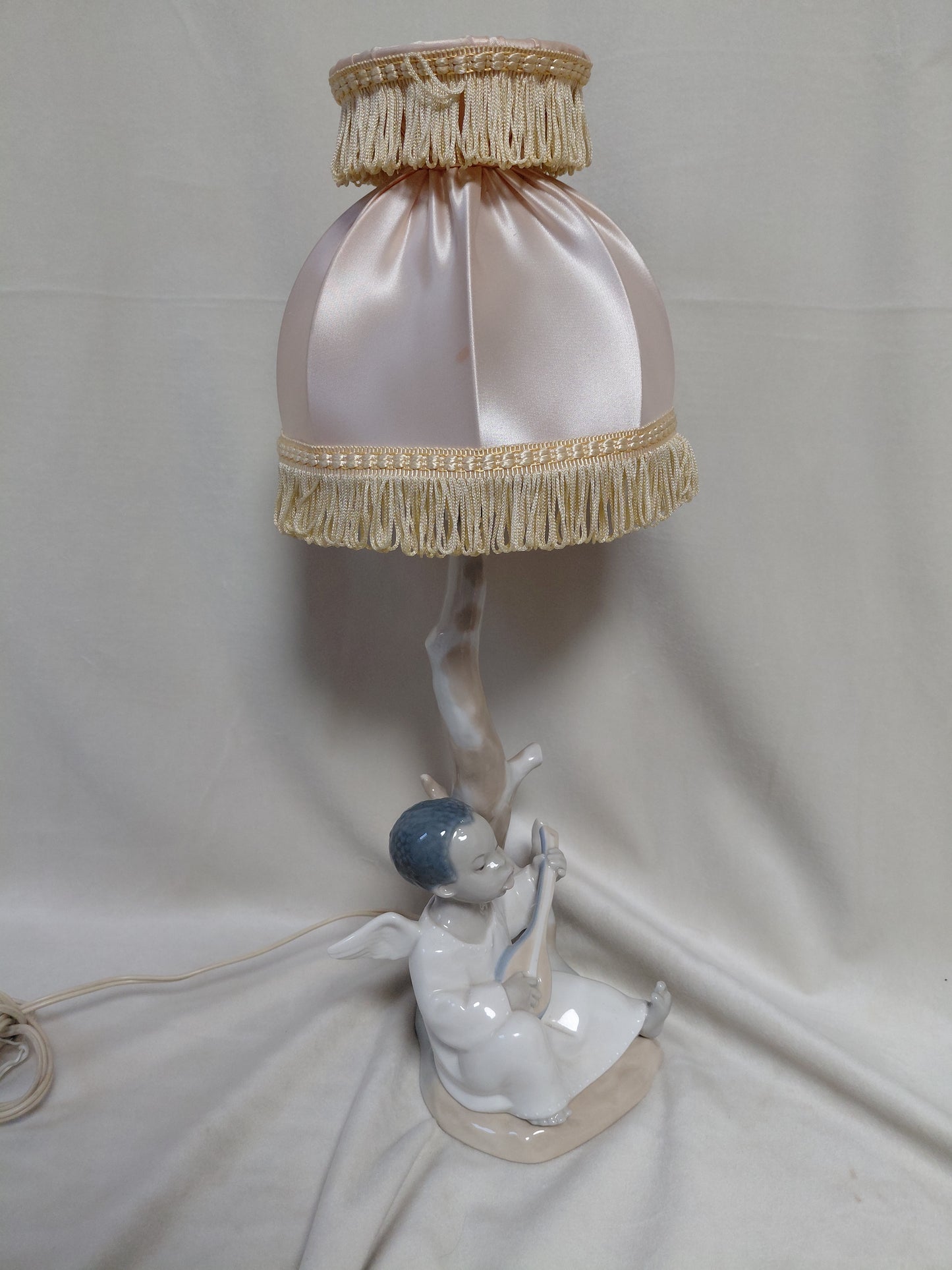 Vintage styttu lampi enginn að spila á mandólín #4537, Lladro