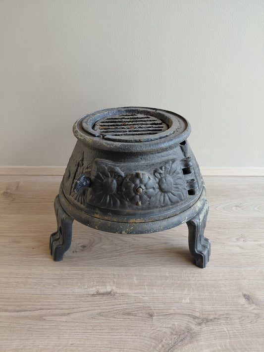 Lítil steypujárns antík kamína (1900s)