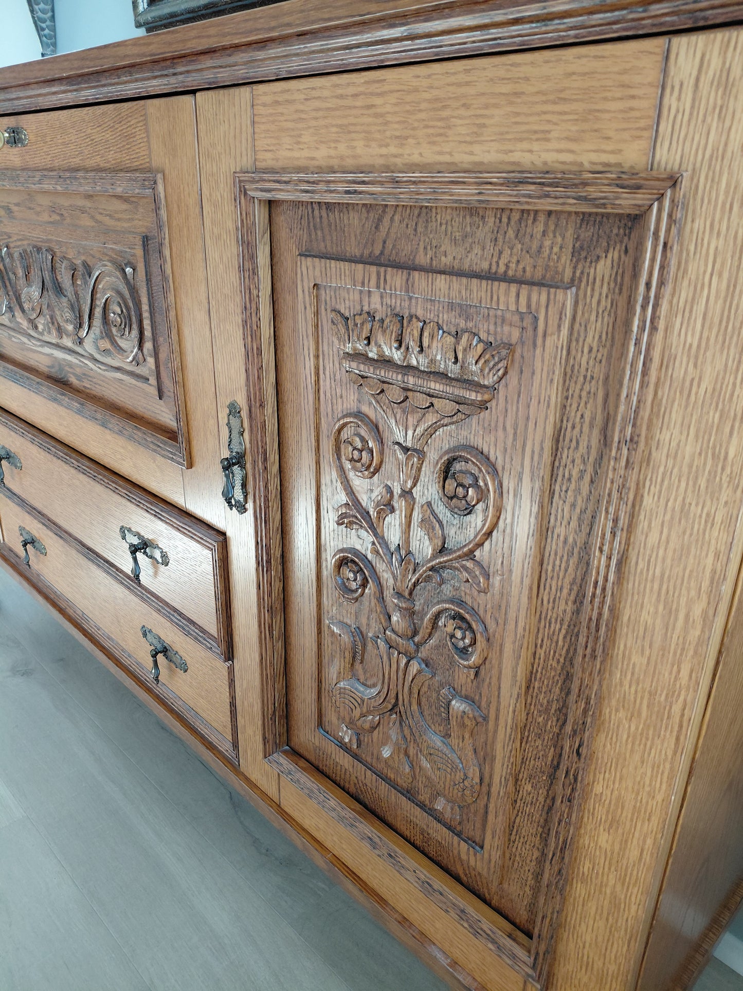 Antík skenkur með bar (1900-1930)