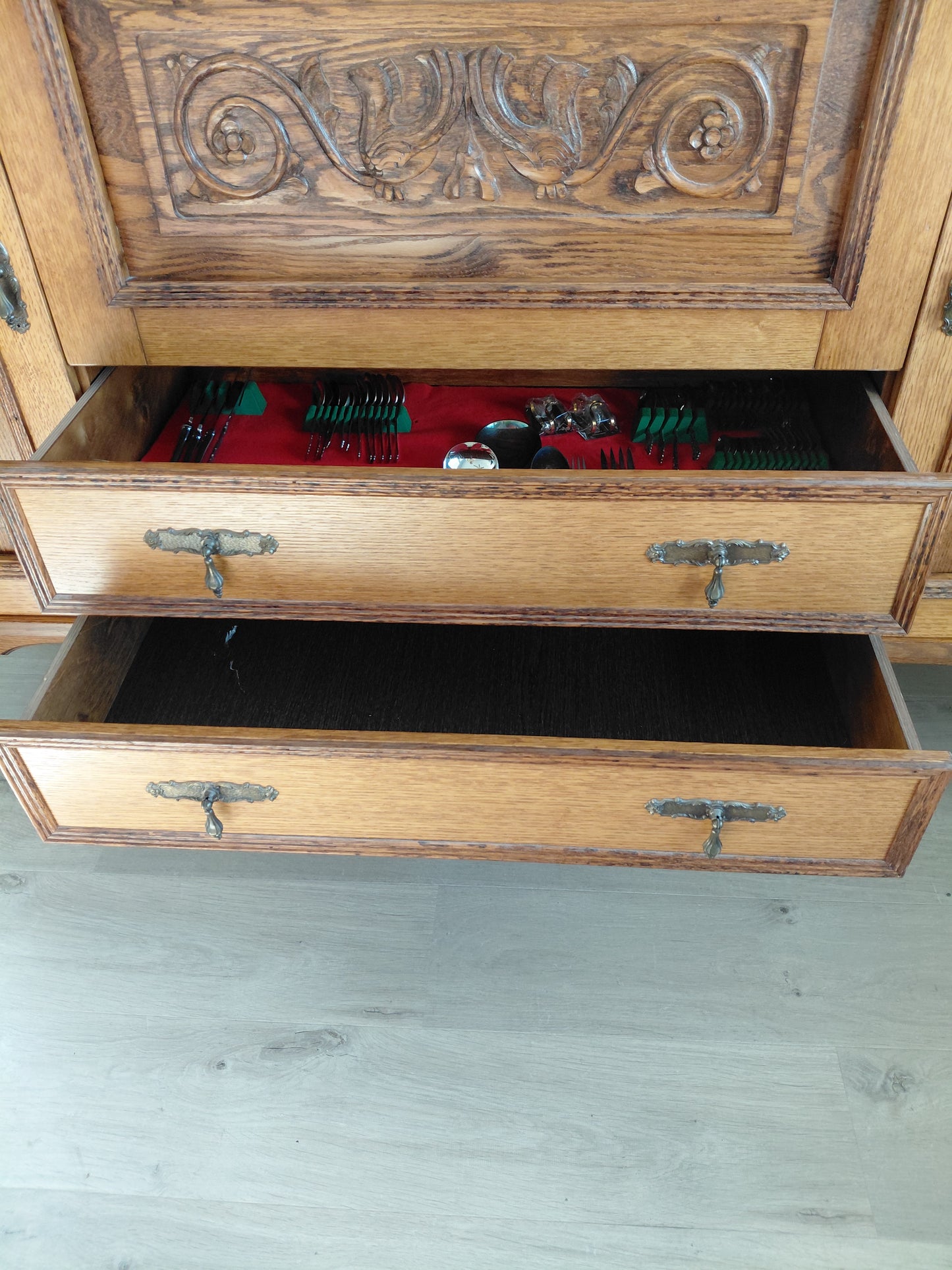 Antík skenkur með bar (1900-1930)