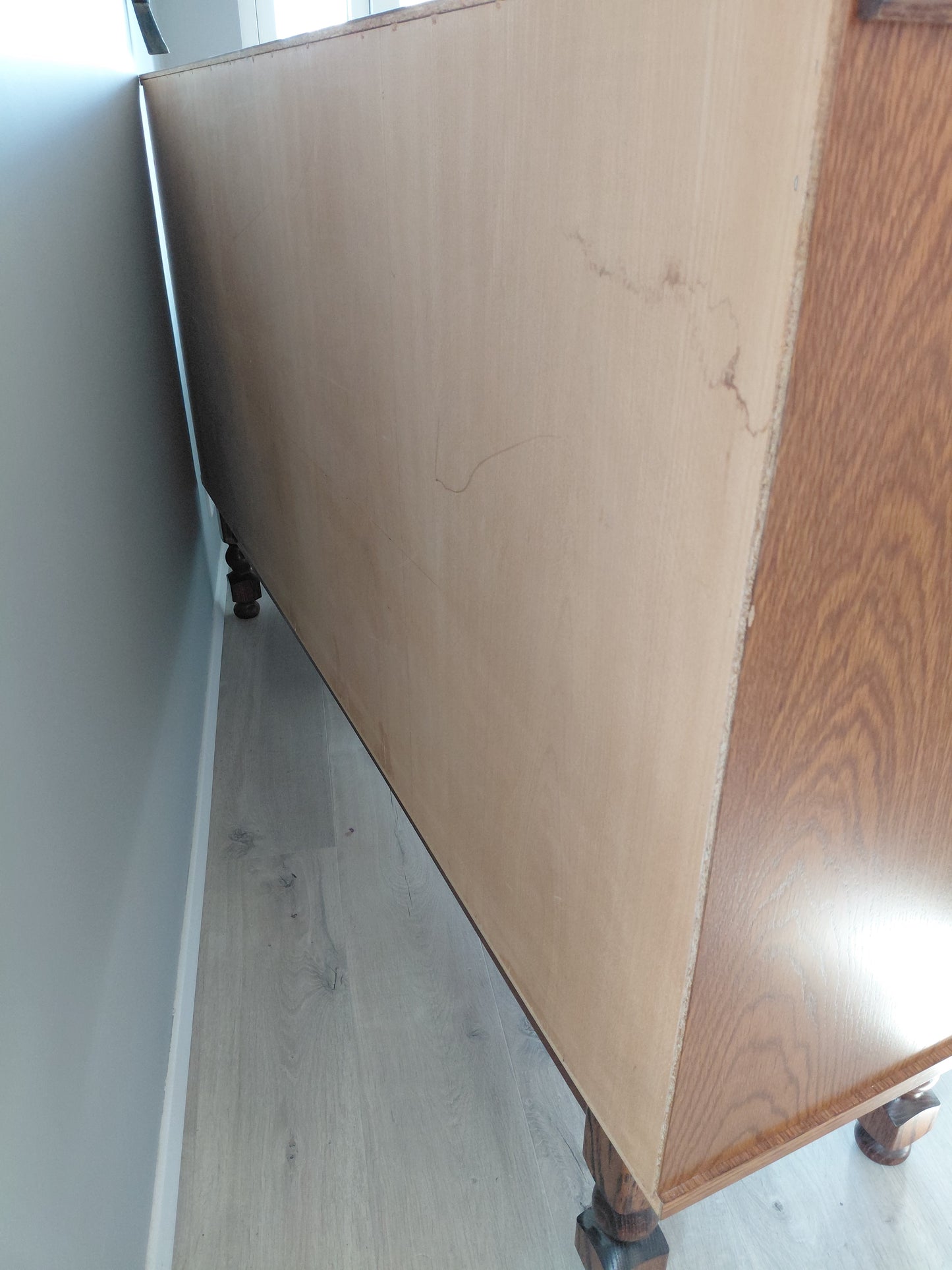 Antík skenkur með bar (1900-1930)