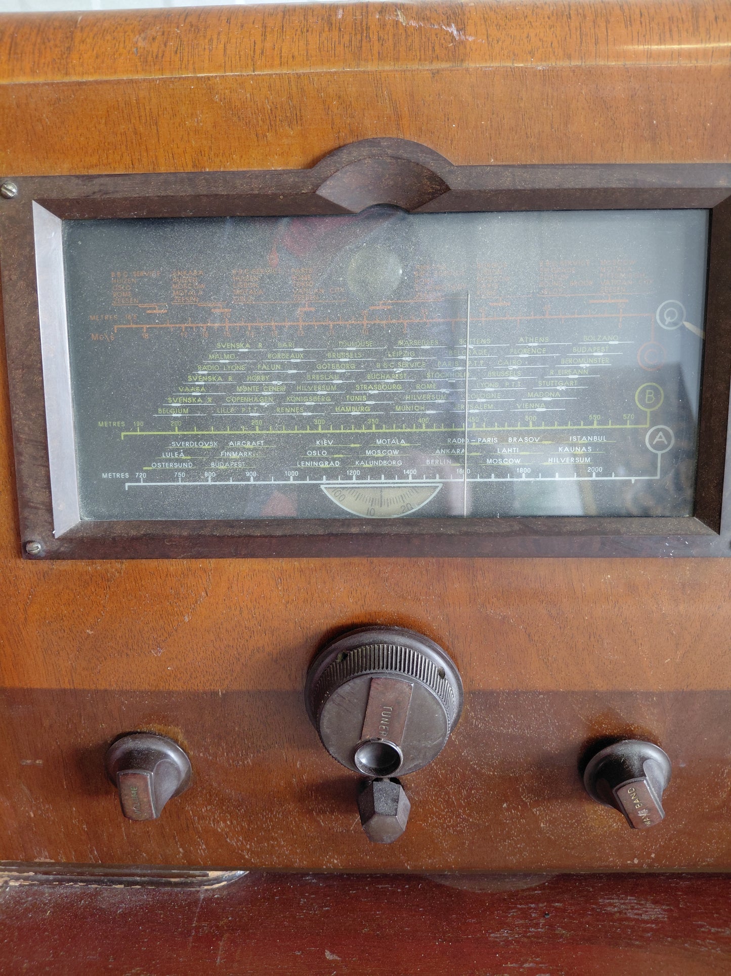 Antík útvarp og plötuspilari í skáp (1930-1940), Marconi