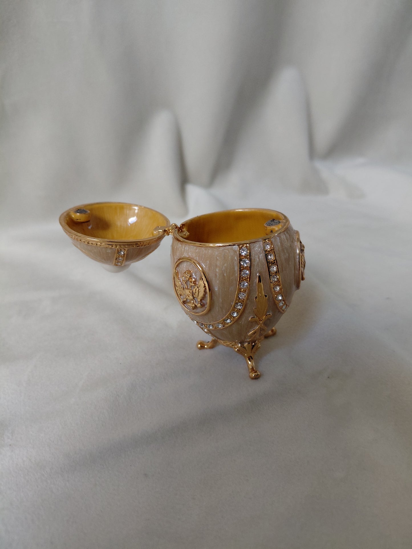 Fabergé egg (eftirlíking), AKM St. Petersuburg