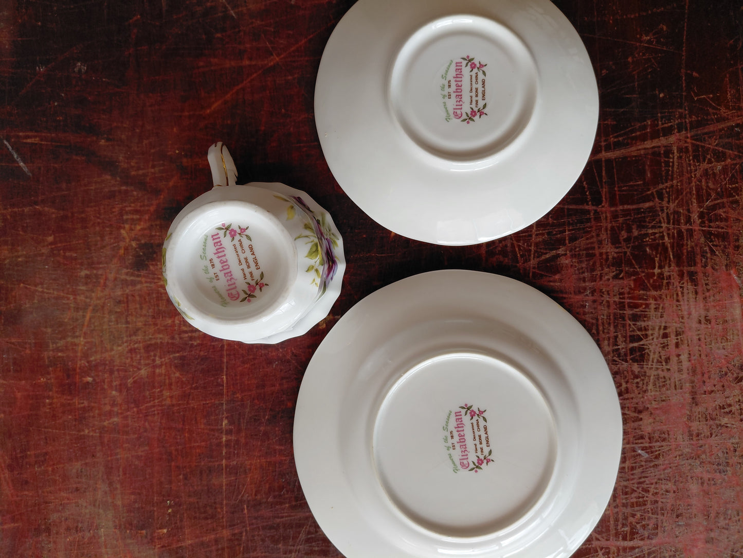 Mánaðarbolli með undirskál  og hliðardisk "Maí" mánuður, Elizabethan Fine Bone China (Taylor & Kent)