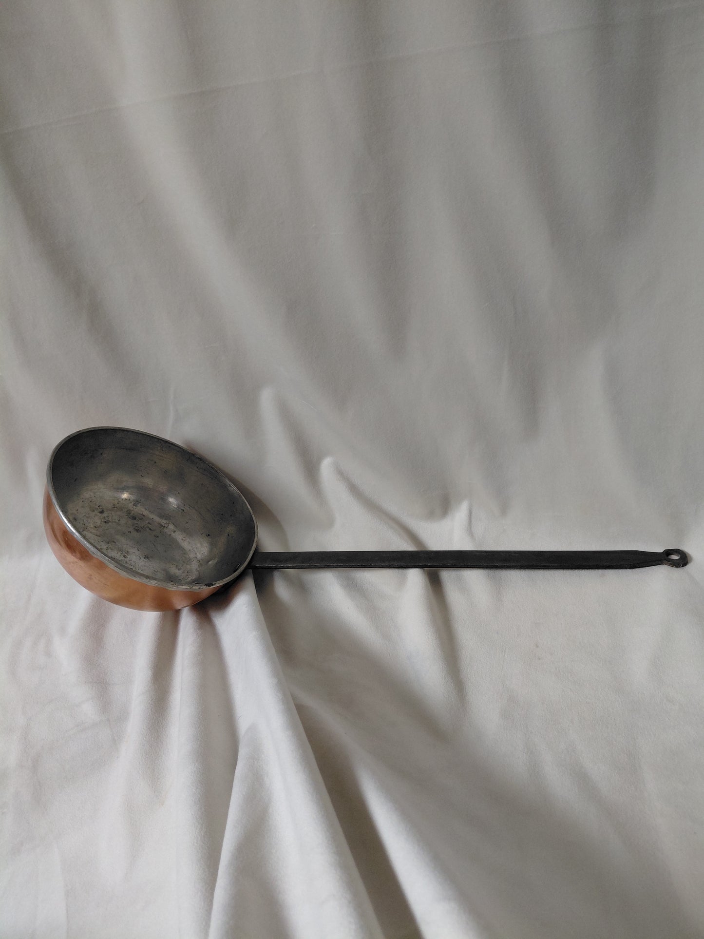 Vintage kopar pottur með löngu skafti