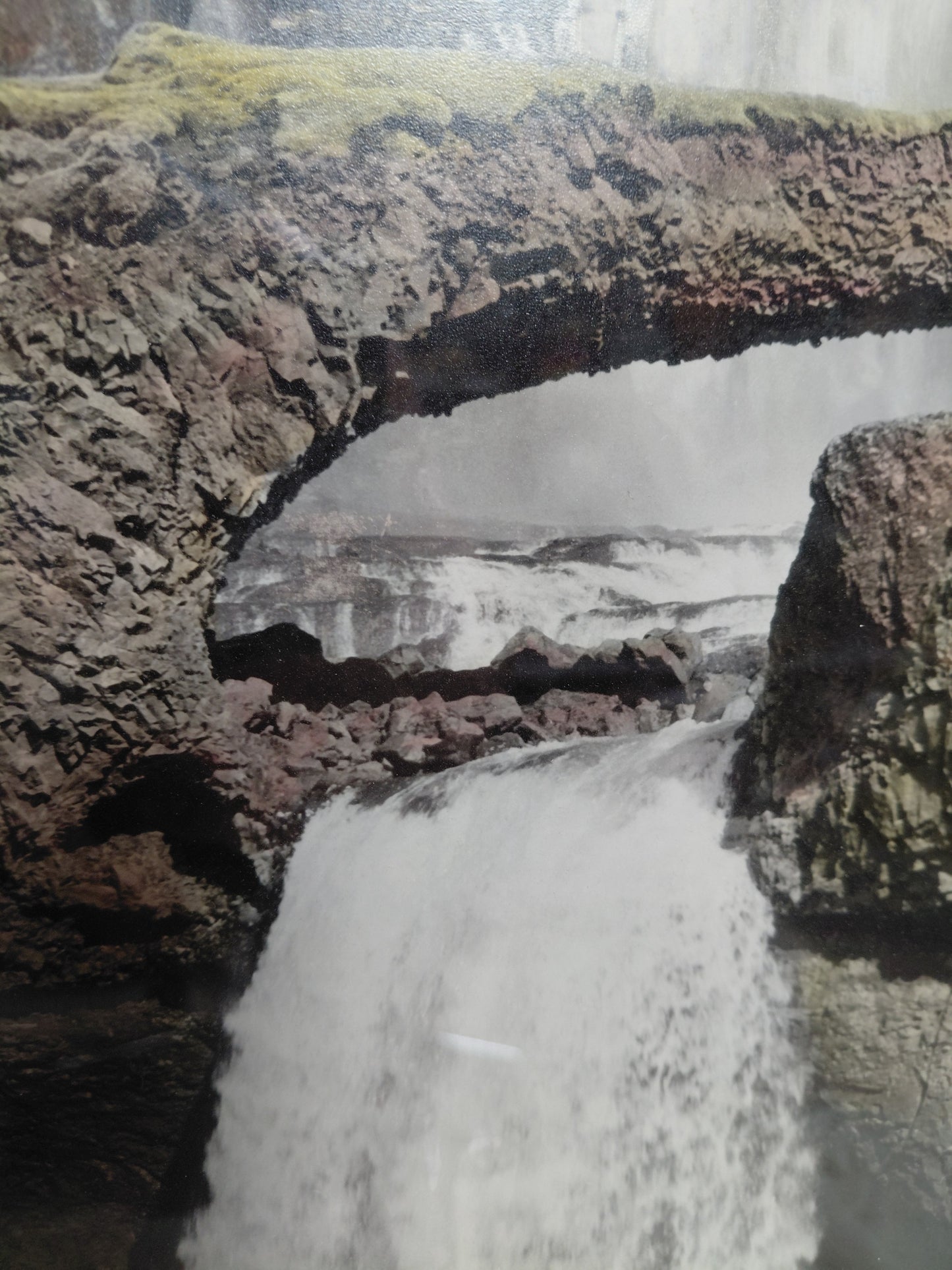 Mynd af Ófærufoss með steinboganum, Ókunnur höfundur