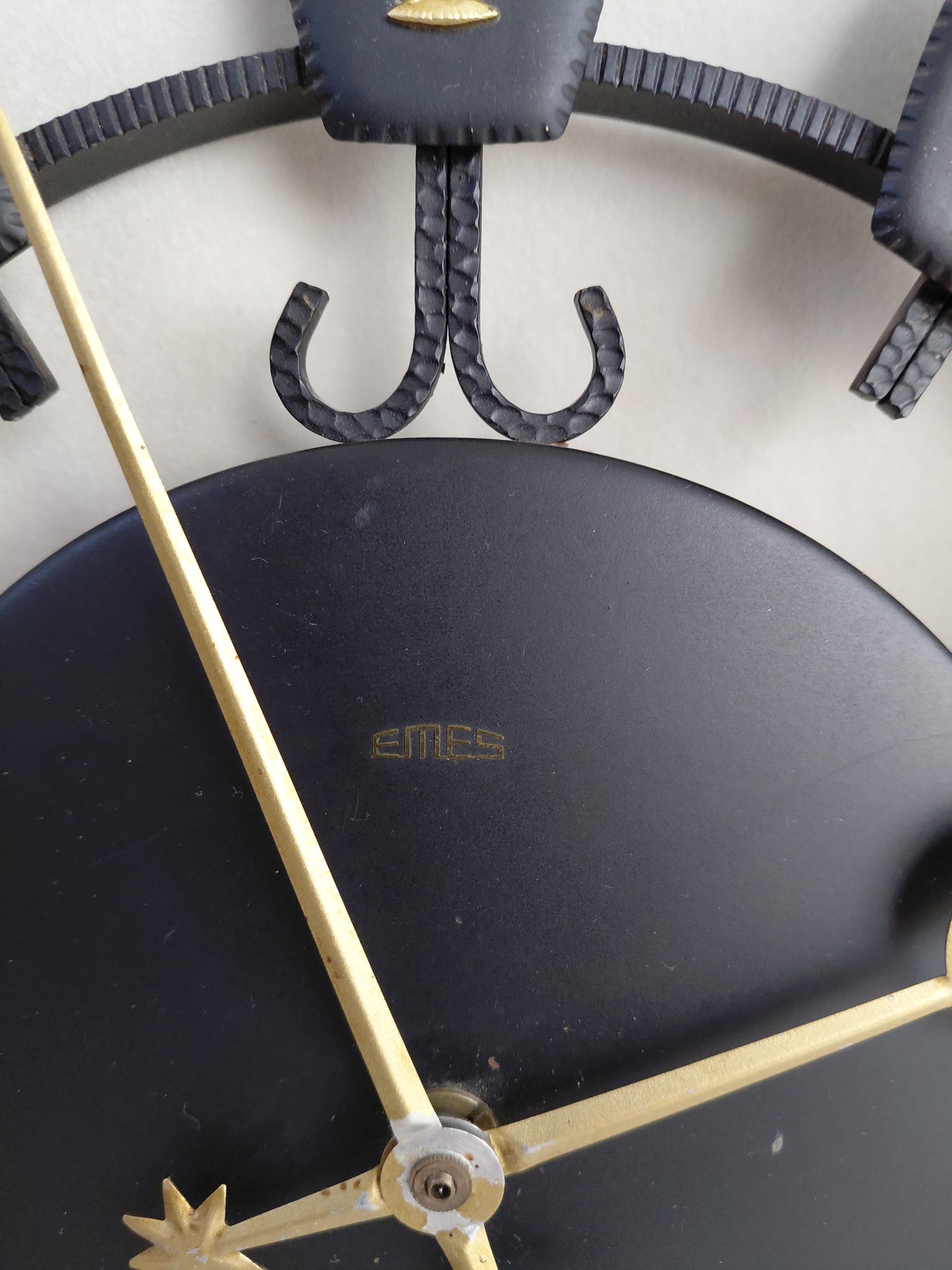 Vintage Zodiac veggklukka (1960s), Emes