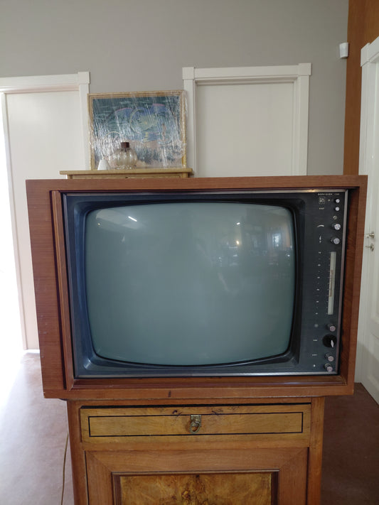 Vintage svarthvítt sjónvarp í tekk ramma Beovision 1200 (1967), Bang & Olufsen