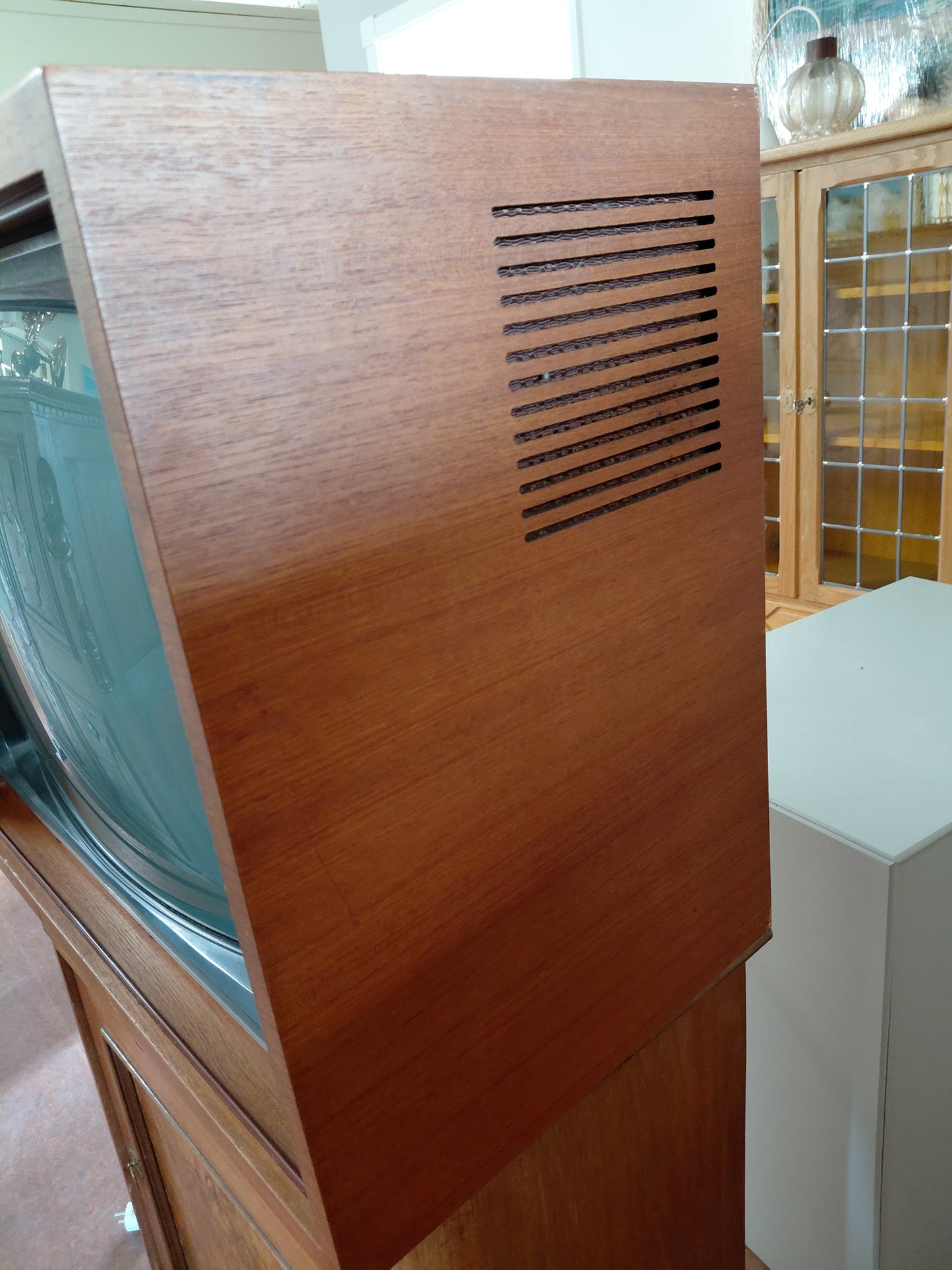 Vintage svarthvítt sjónvarp í tekk ramma Beovision 1200 (1967), Bang & Olufsen
