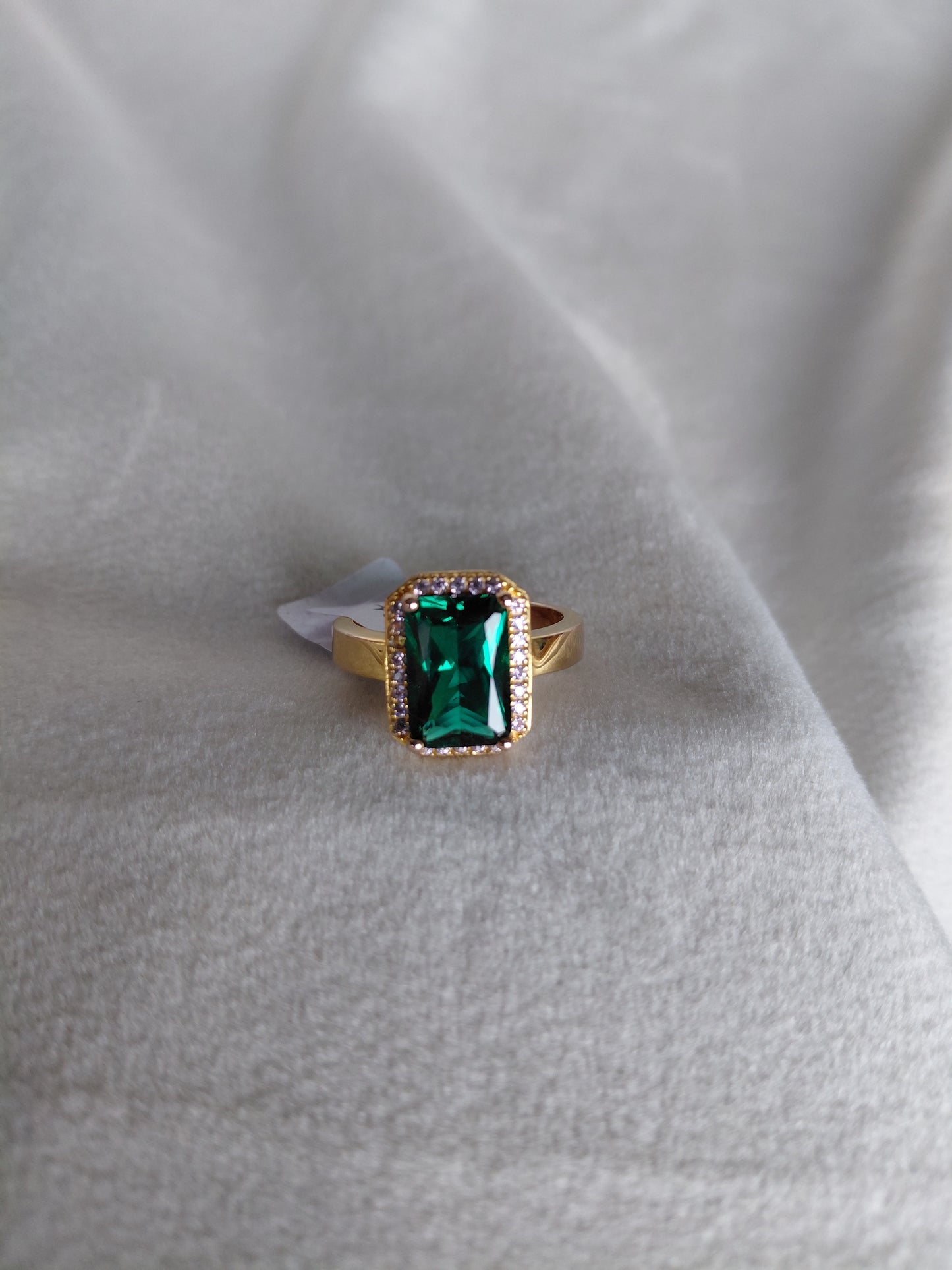Hringur með stórum stein (ónotaður), Ella Jewlery