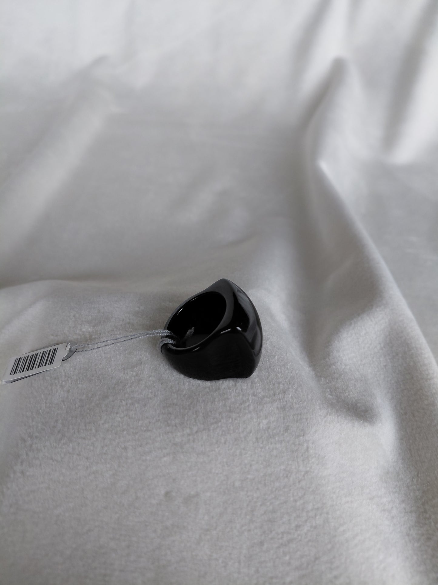 Hringur úr resin með upphækkuðum kodda, einlitur (st. 54), 54, Leonard