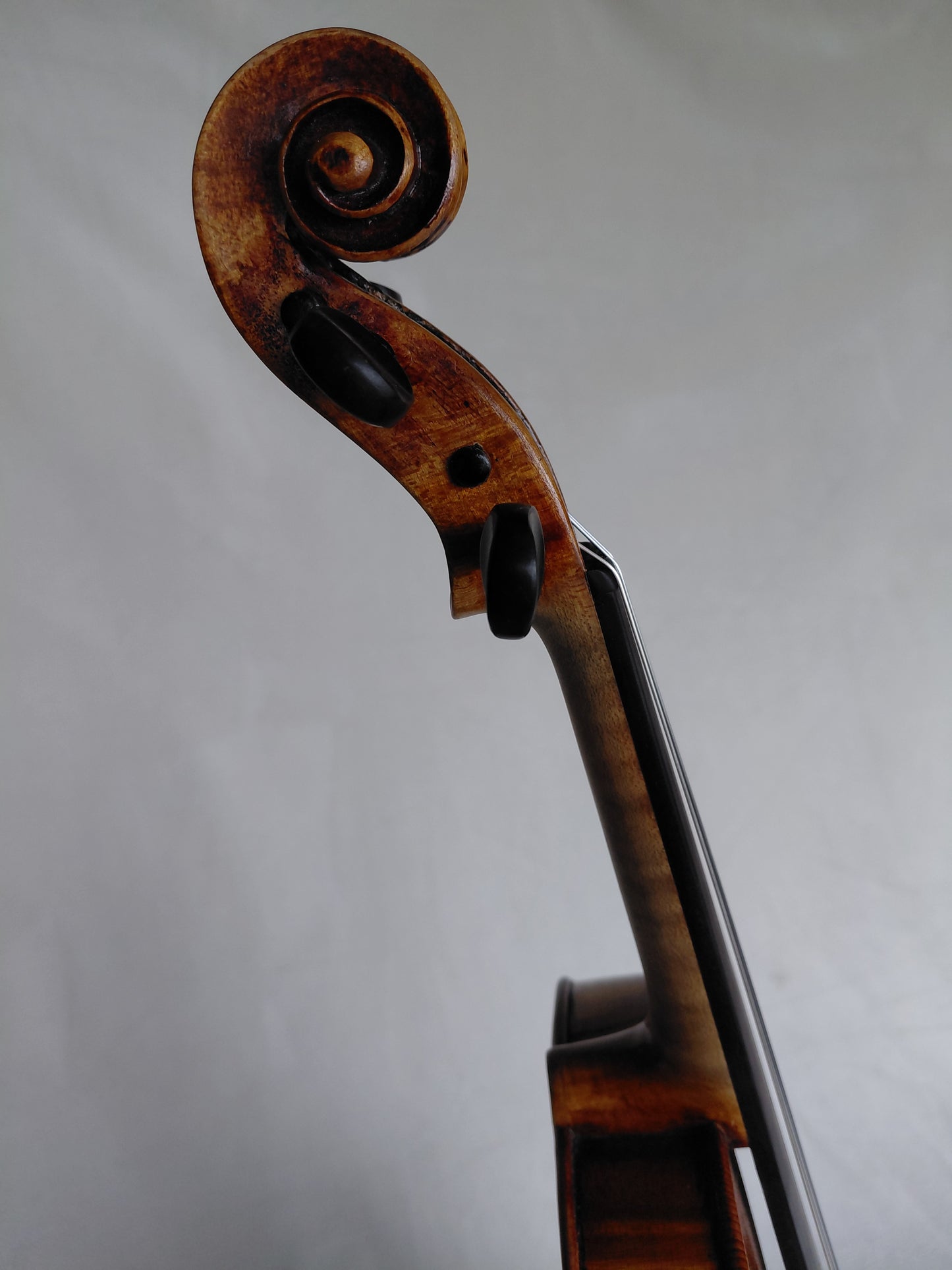 Ensk fiðla (byrjun 20. aldar), Hugo Baille / Unknown maker
