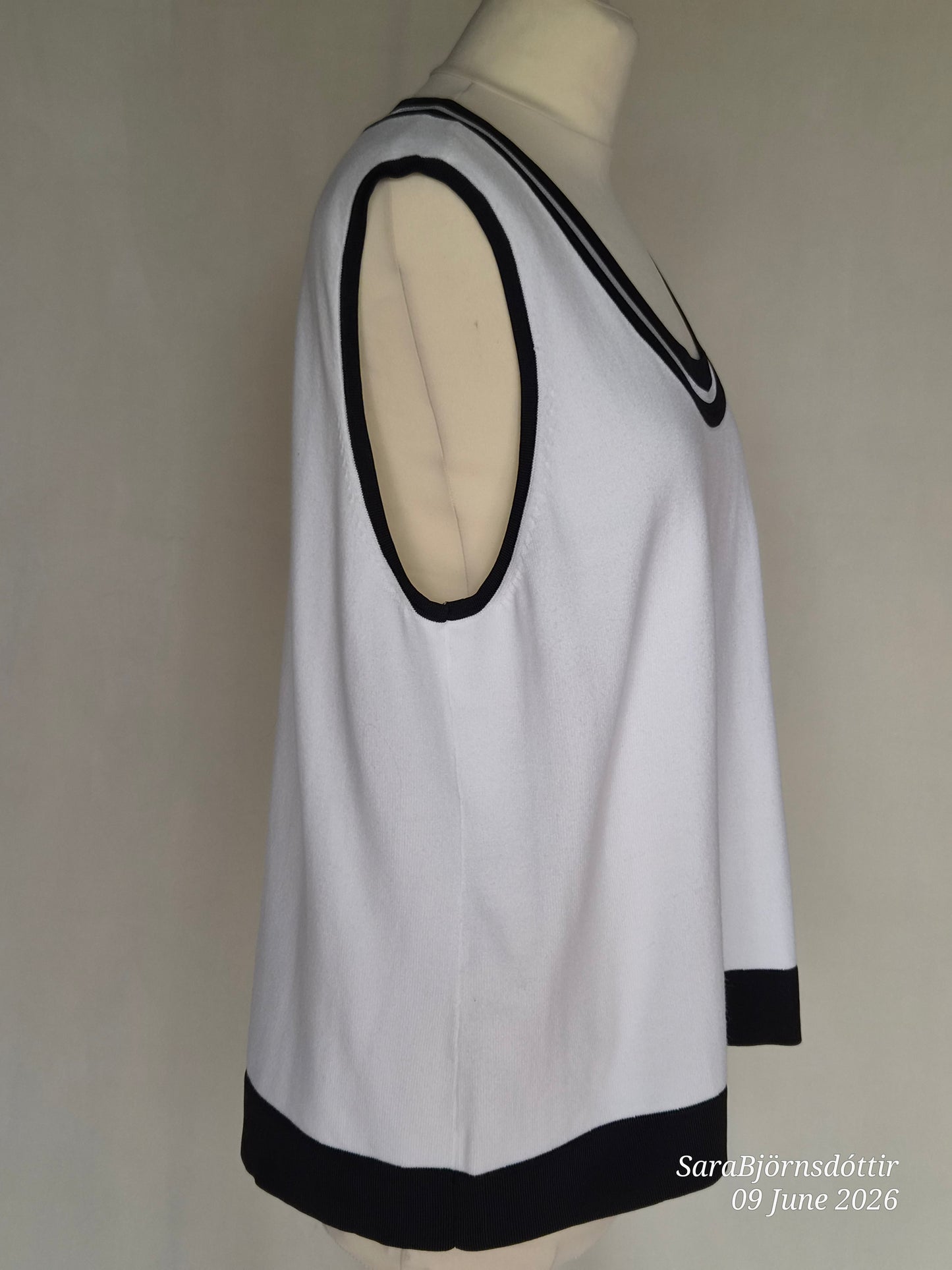 Jakkapeysa - sett (ónotaður 2023-2024), XL, Karl Lagerfeld