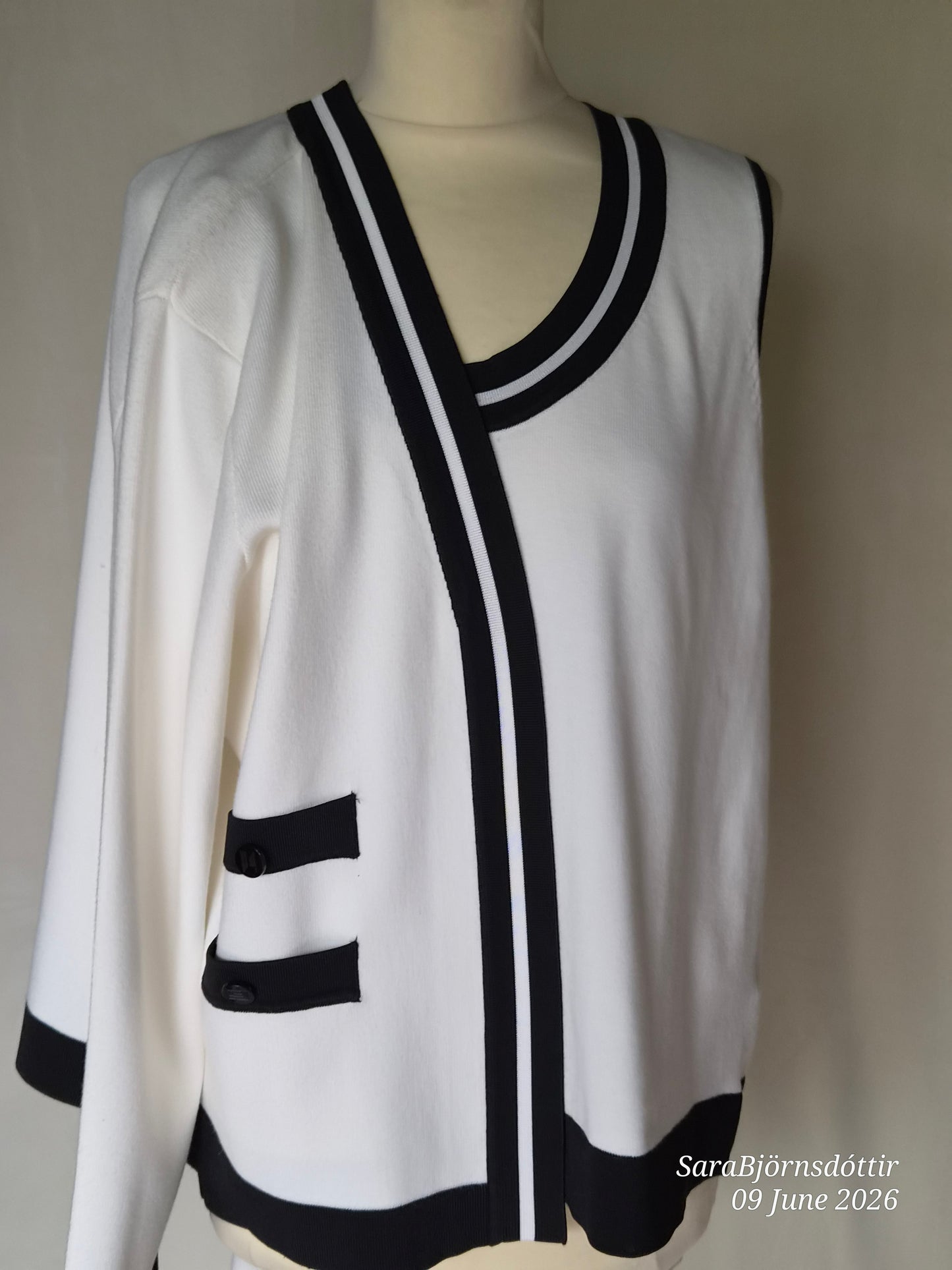 Jakkapeysa - sett (ónotaður 2023-2024), XL, Karl Lagerfeld