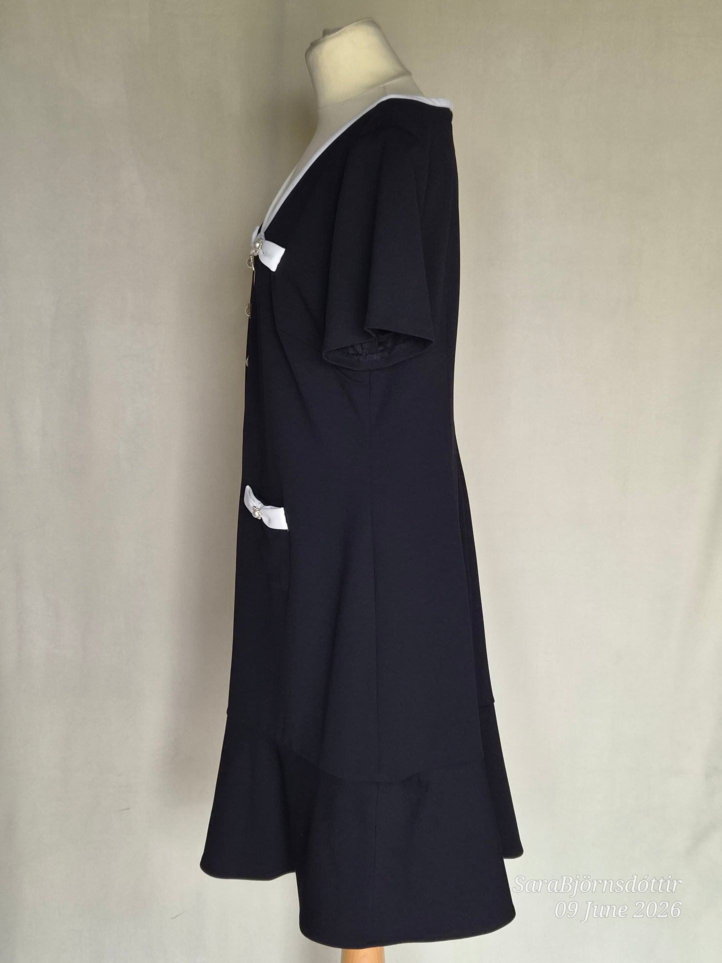 Klassískur kjóll A-snið, EUR 46, Karl Lagerfeld Paris