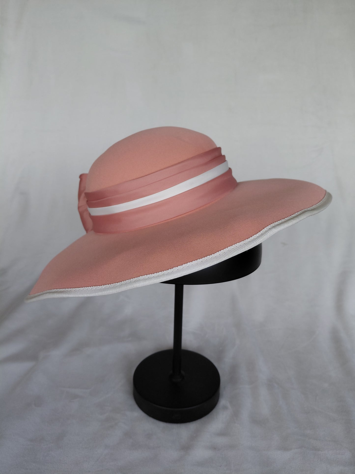 Vintagehattur (1980-1999), Mitzi Lorenz