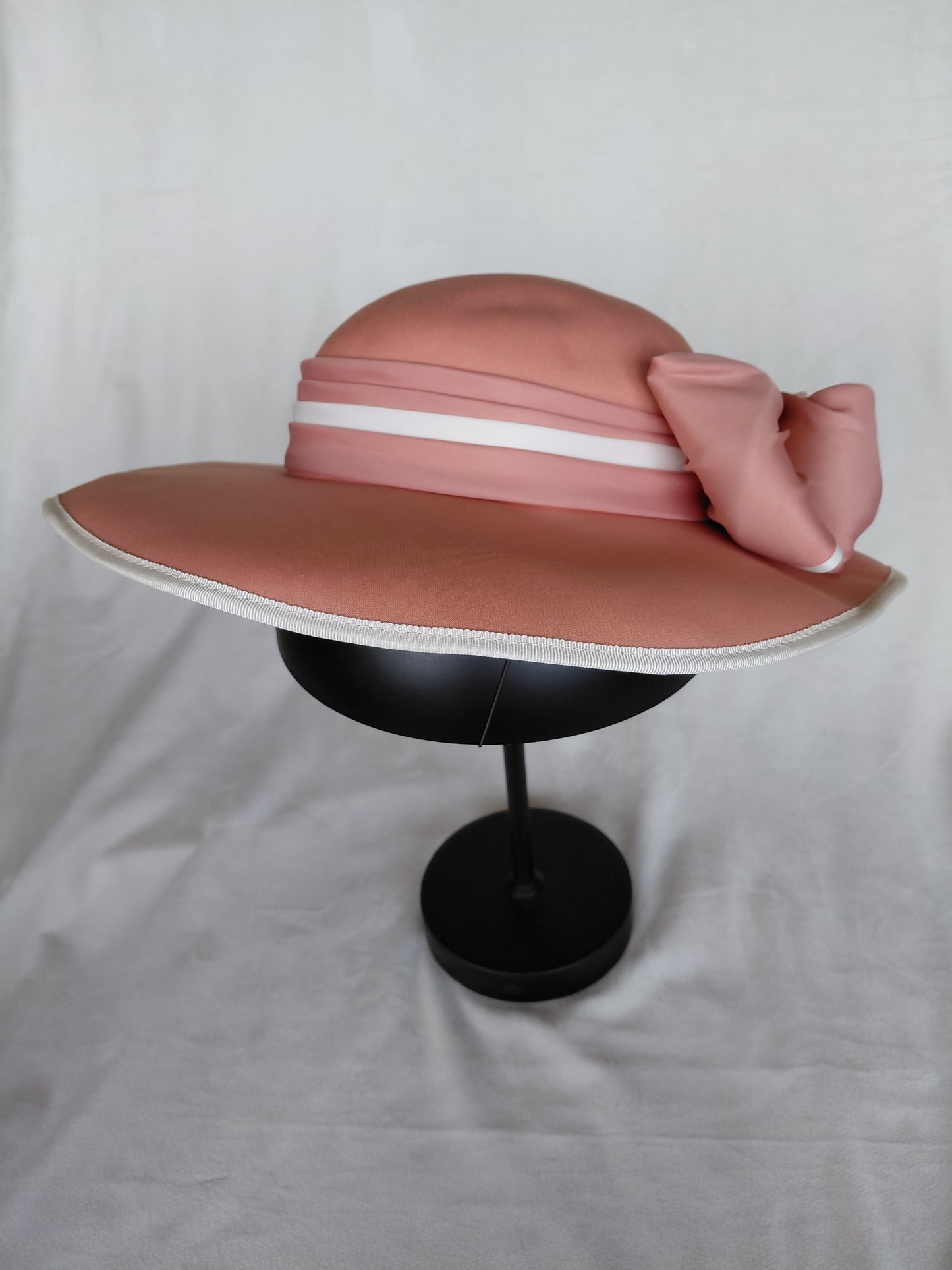 Vintagehattur (1980-1999), Mitzi Lorenz