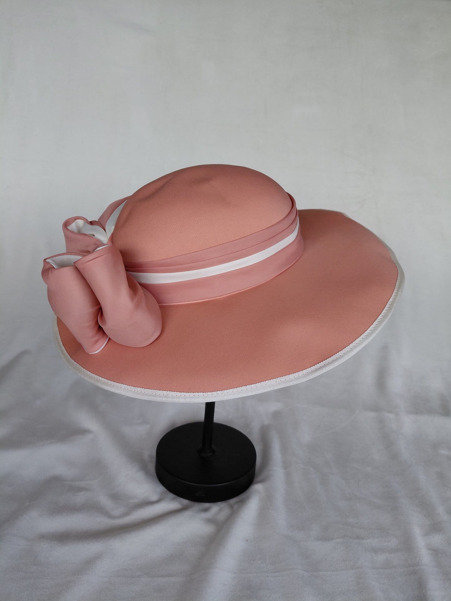 Vintagehattur (1980-1999), Mitzi Lorenz