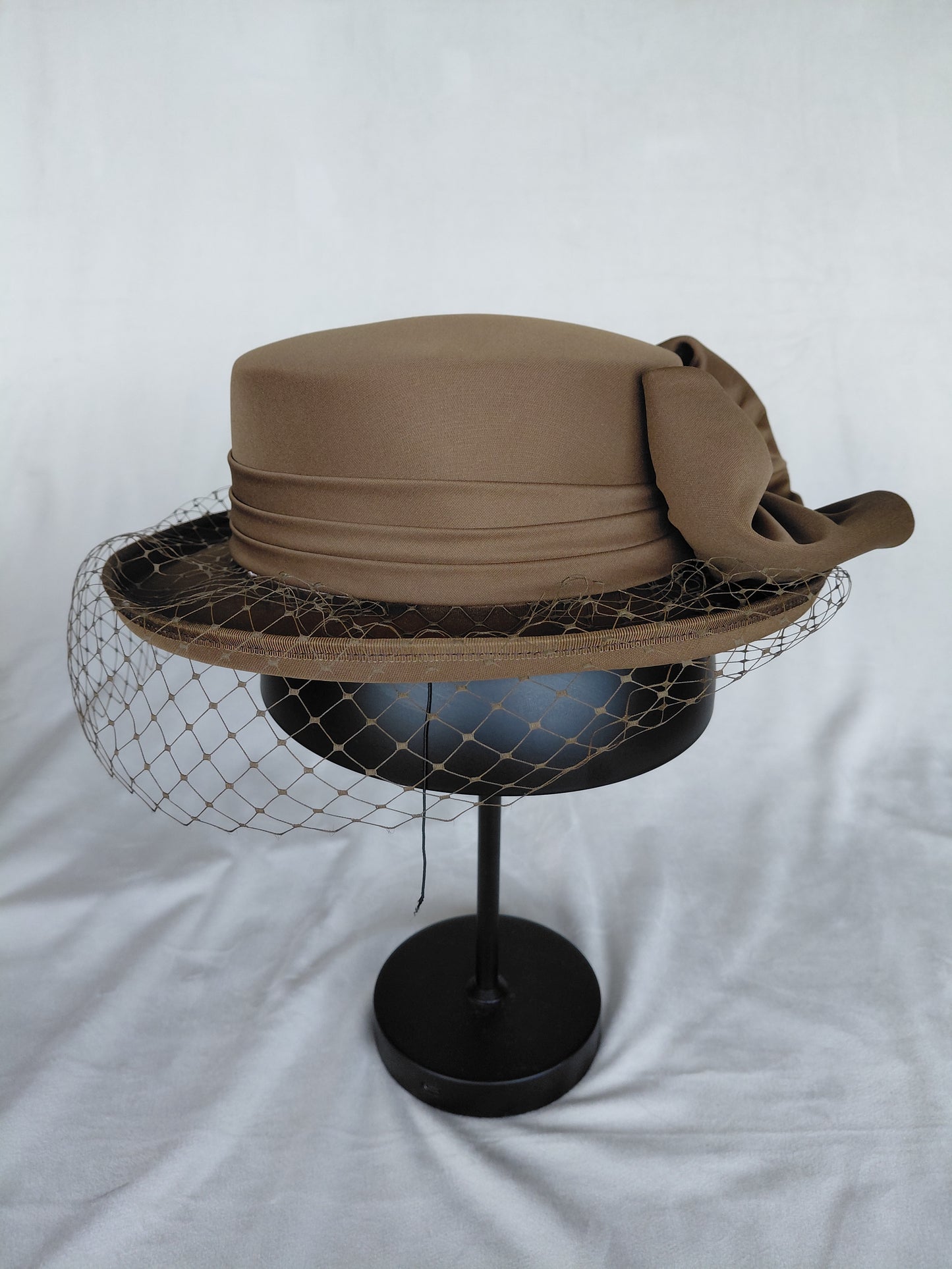 Vintage Calotte hattur (1950-1960), Ókunnur hönnuður