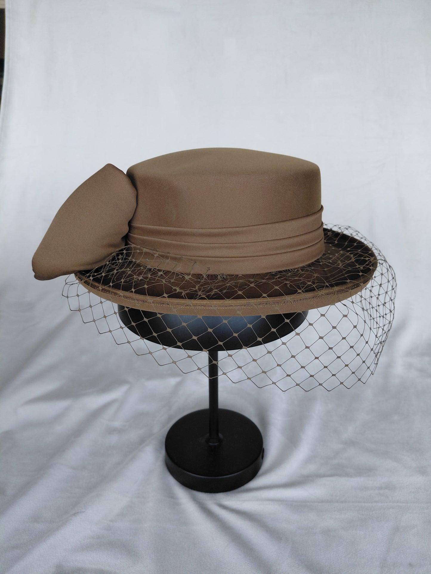 Vintage Calotte hattur (1950-1960), Ókunnur hönnuður