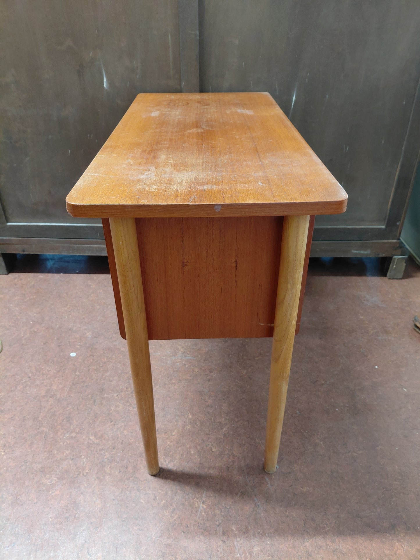 Vintage tekk lítið símaborð