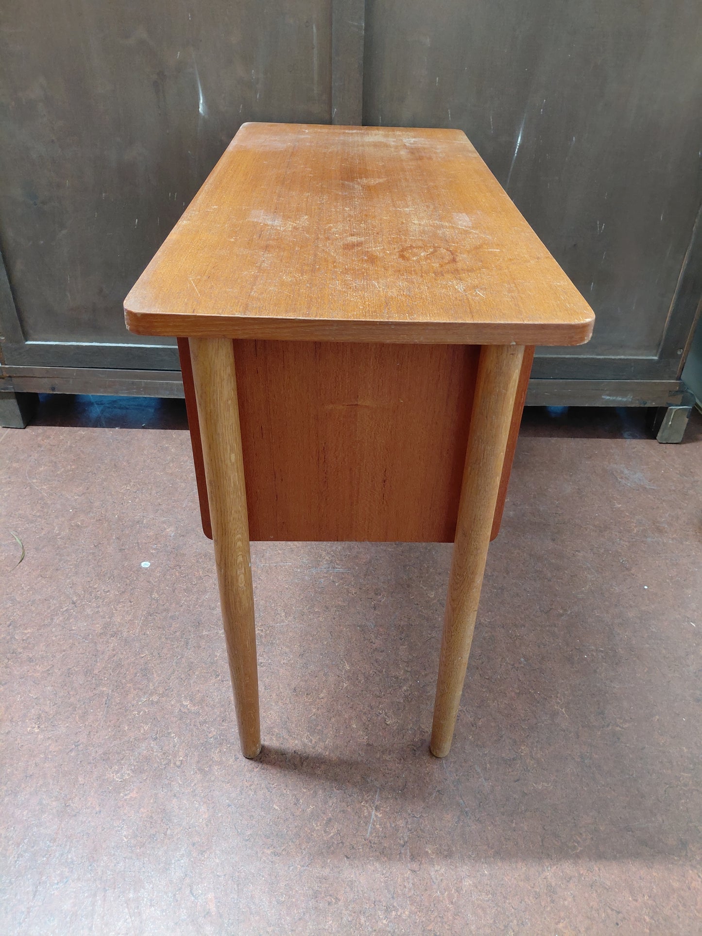 Vintage tekk lítið símaborð