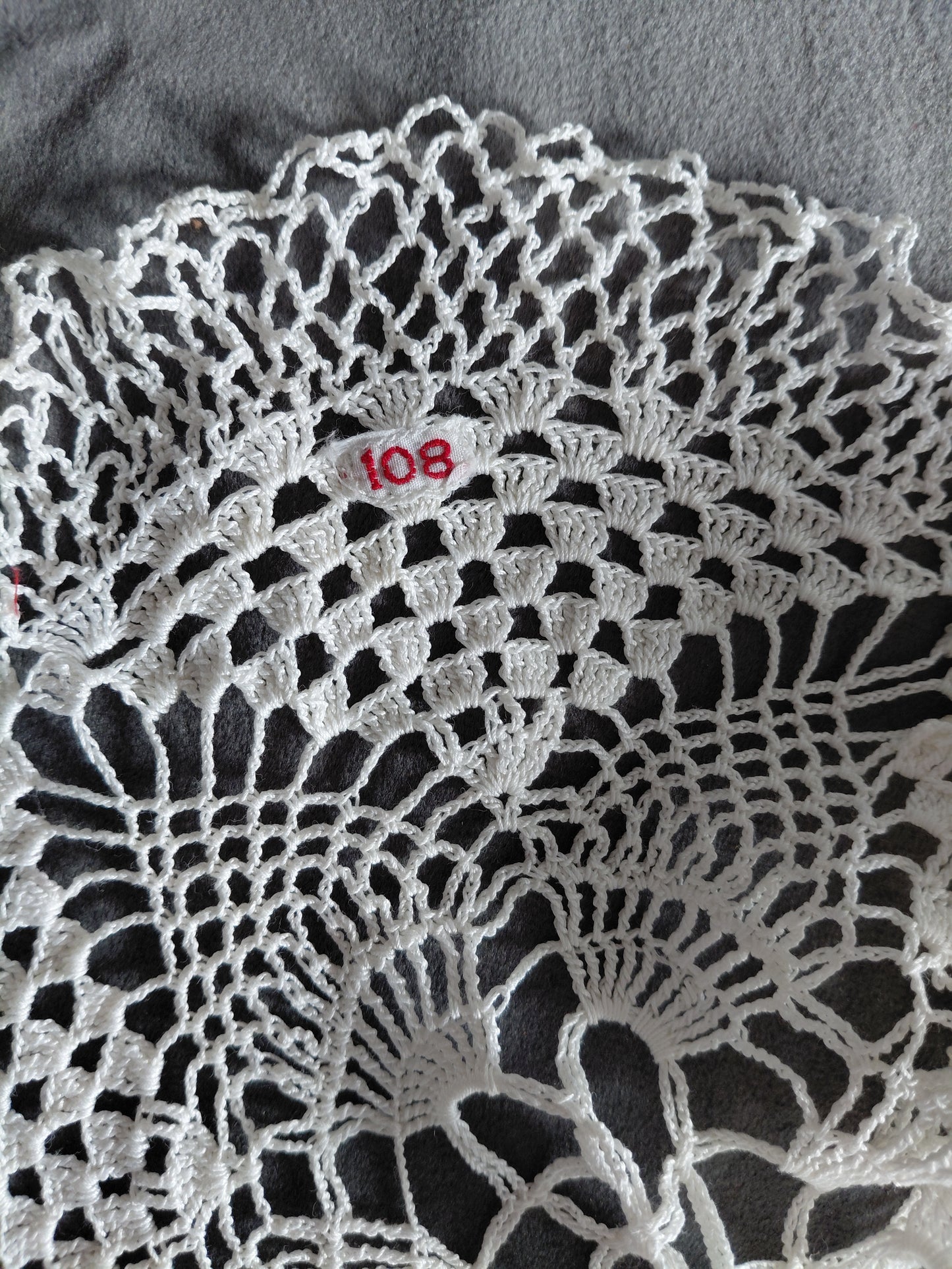Heklaður hringlaga dúkur (handgerður)Ø30 cm, Ókunnur hönnuður
