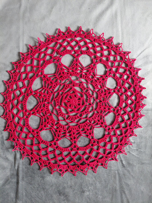 Heklaður hringlaga dúkur (handgerður)Ø41 cm, Ókunnur hönnuður