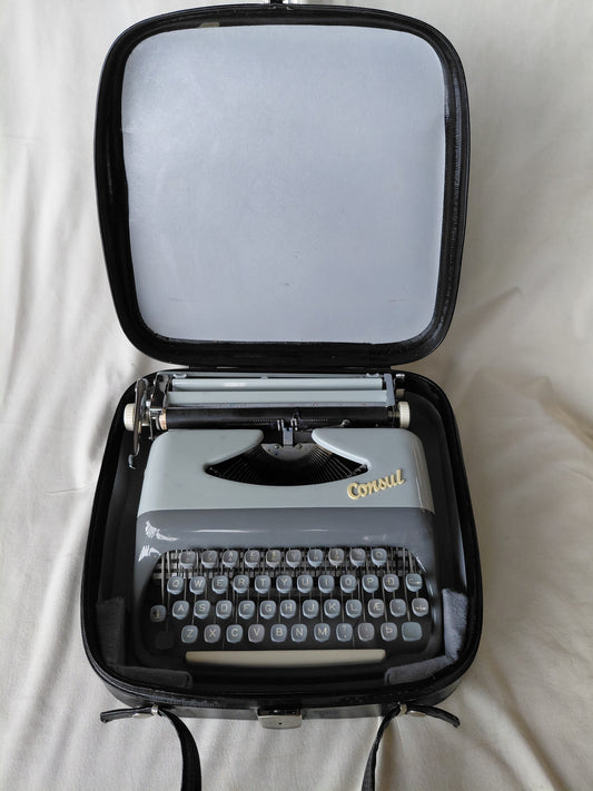 Ferðaritvél í tösku (1960s), Consul
