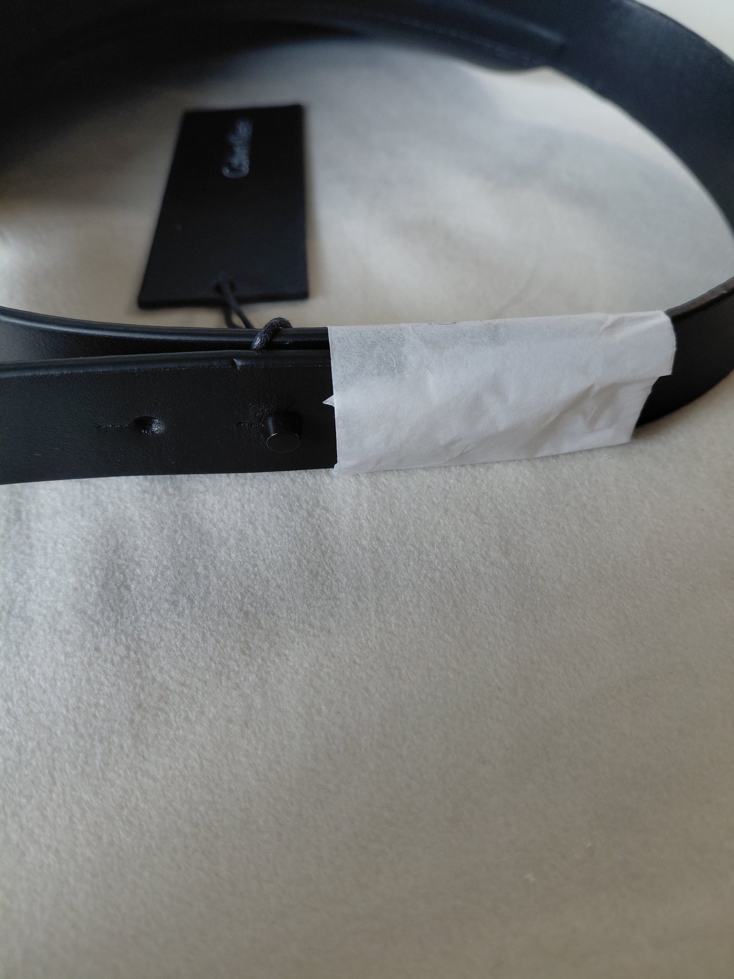 Opin leður derhúfa (ónotuð), One size, Calvin Klein