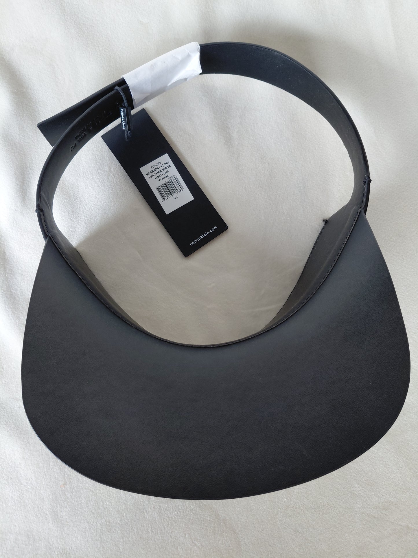 Opin leður derhúfa (ónotuð), One size, Calvin Klein