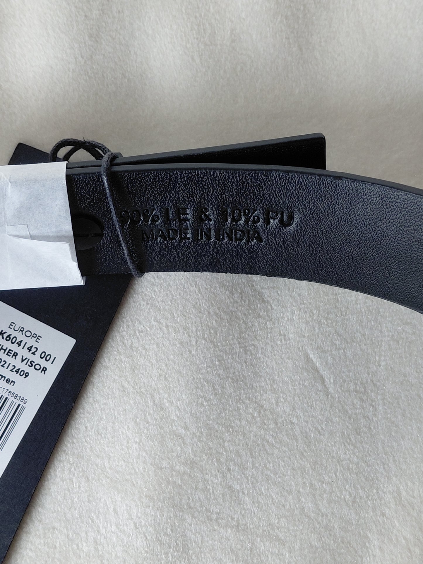 Opin leður derhúfa (ónotuð), One size, Calvin Klein