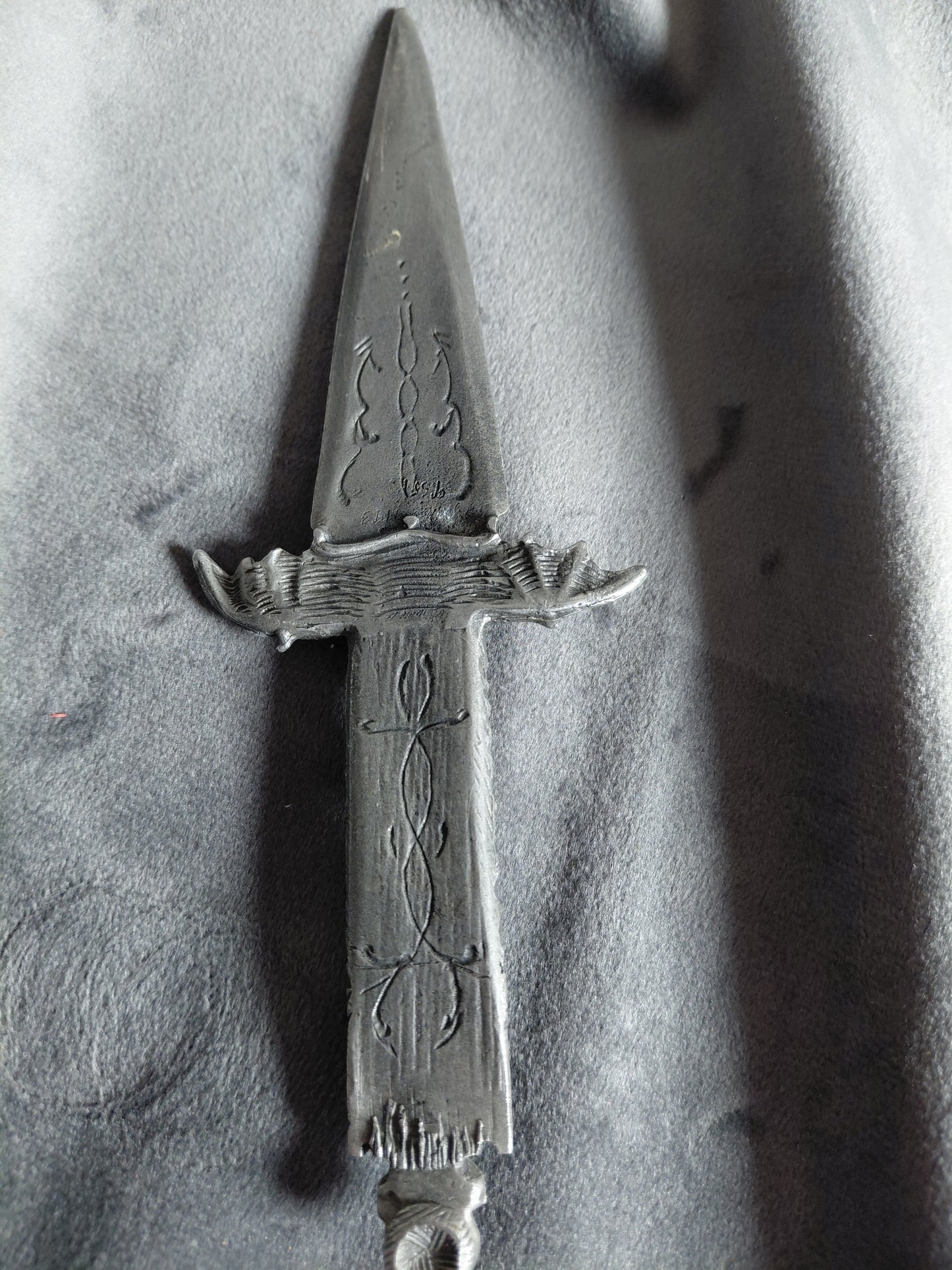 Bréfahnífur gothic (1993)