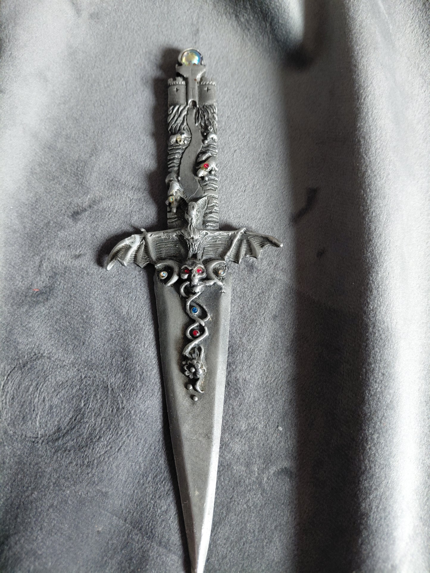 Bréfahnífur gothic (1993)
