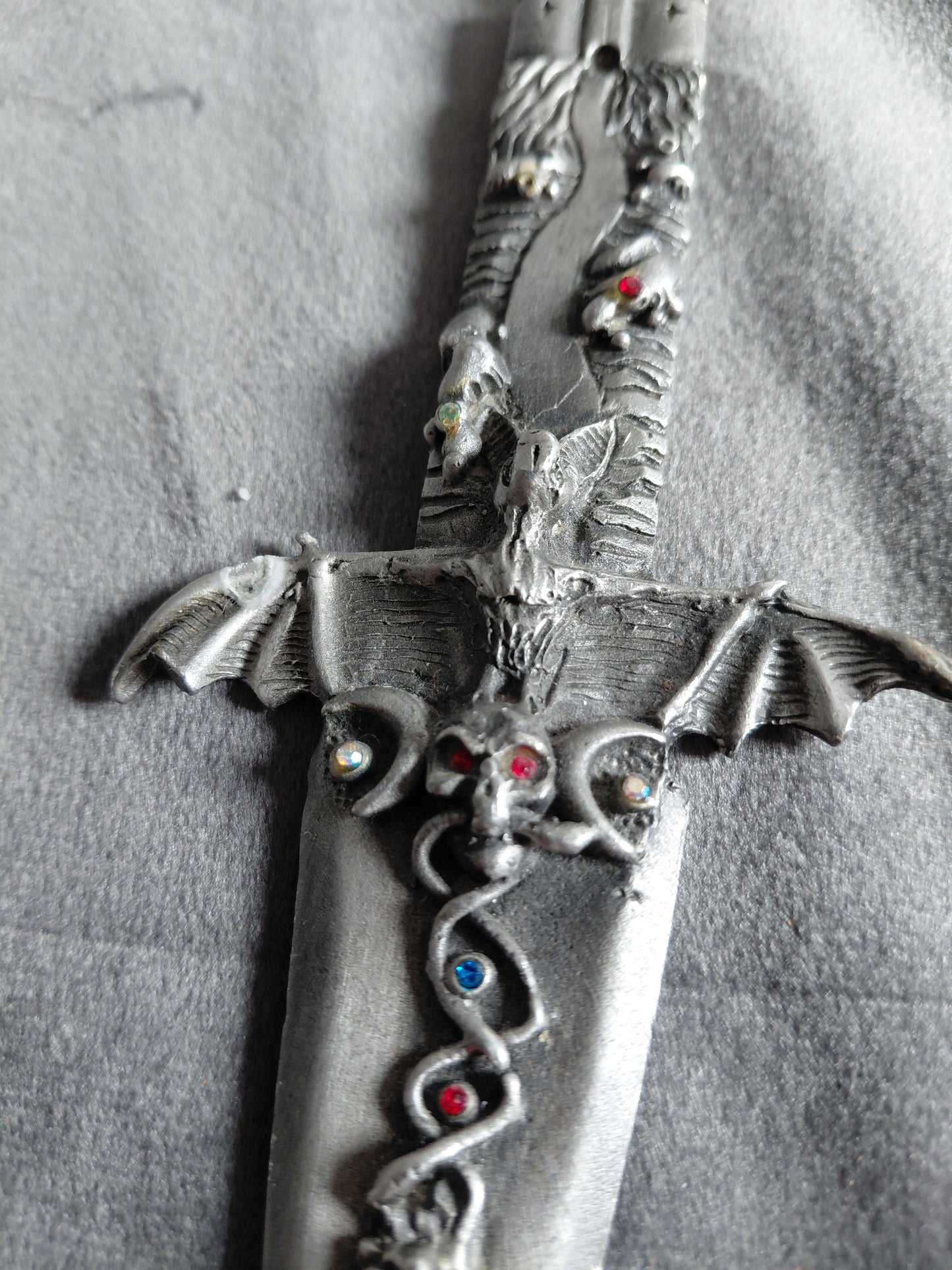 Bréfahnífur gothic (1993)
