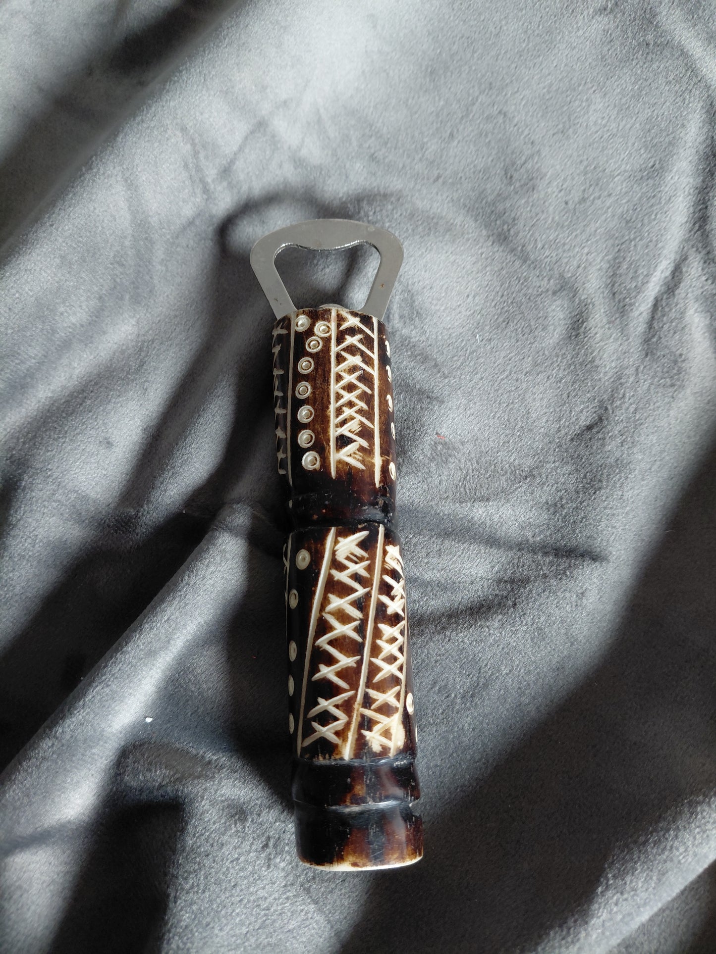 Handgerður flöskuopnari ("batik")