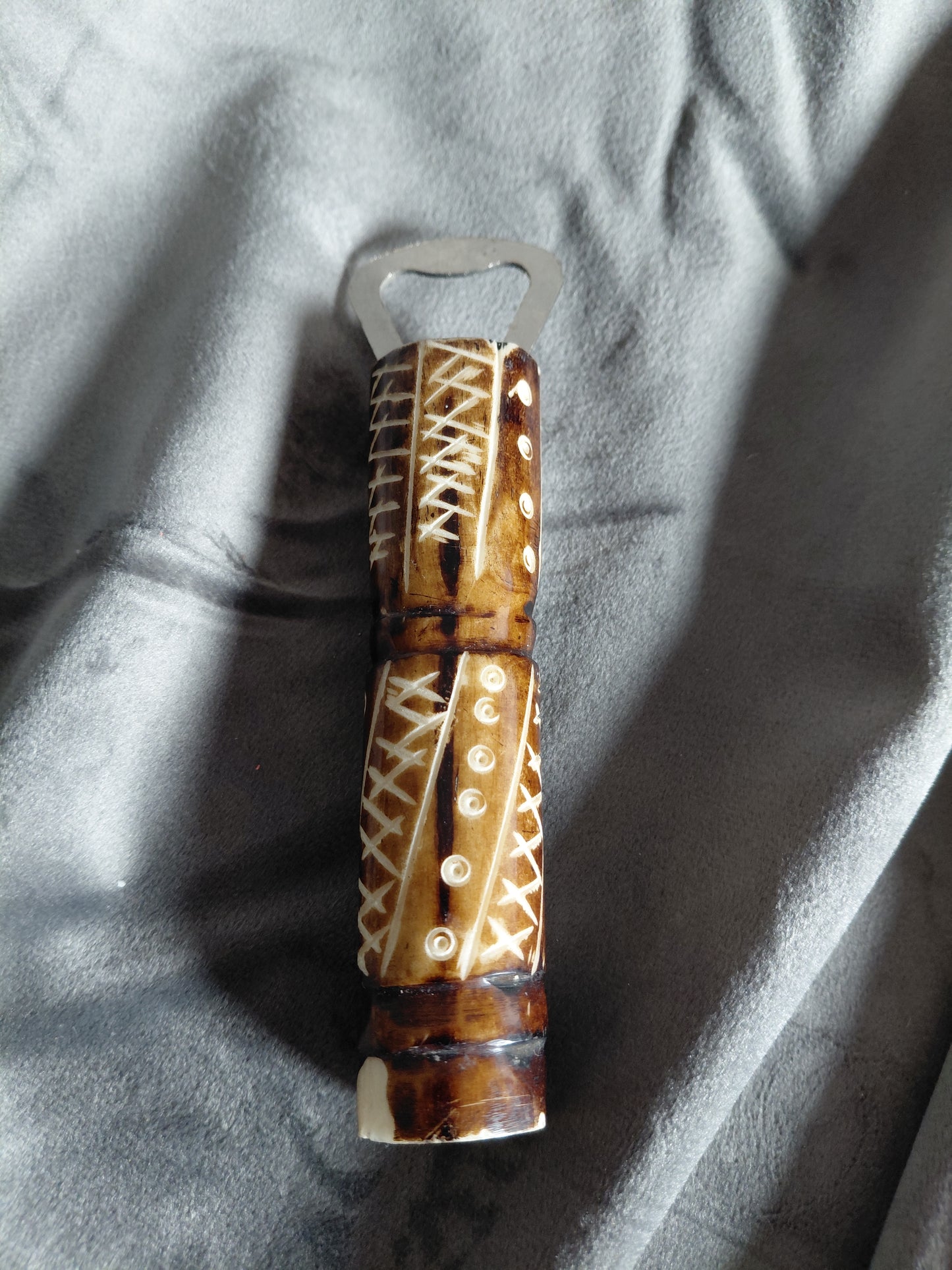 Handgerður flöskuopnari ("batik")