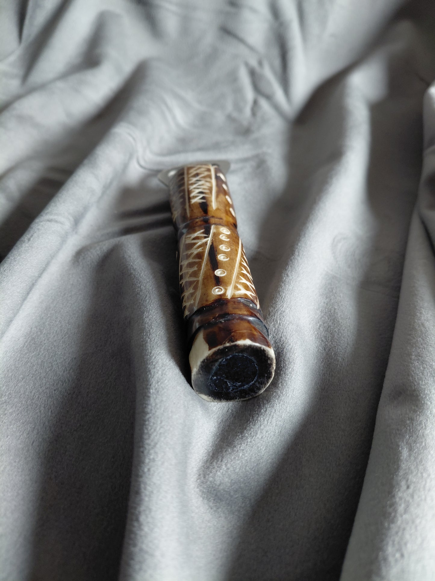 Handgerður flöskuopnari ("batik")