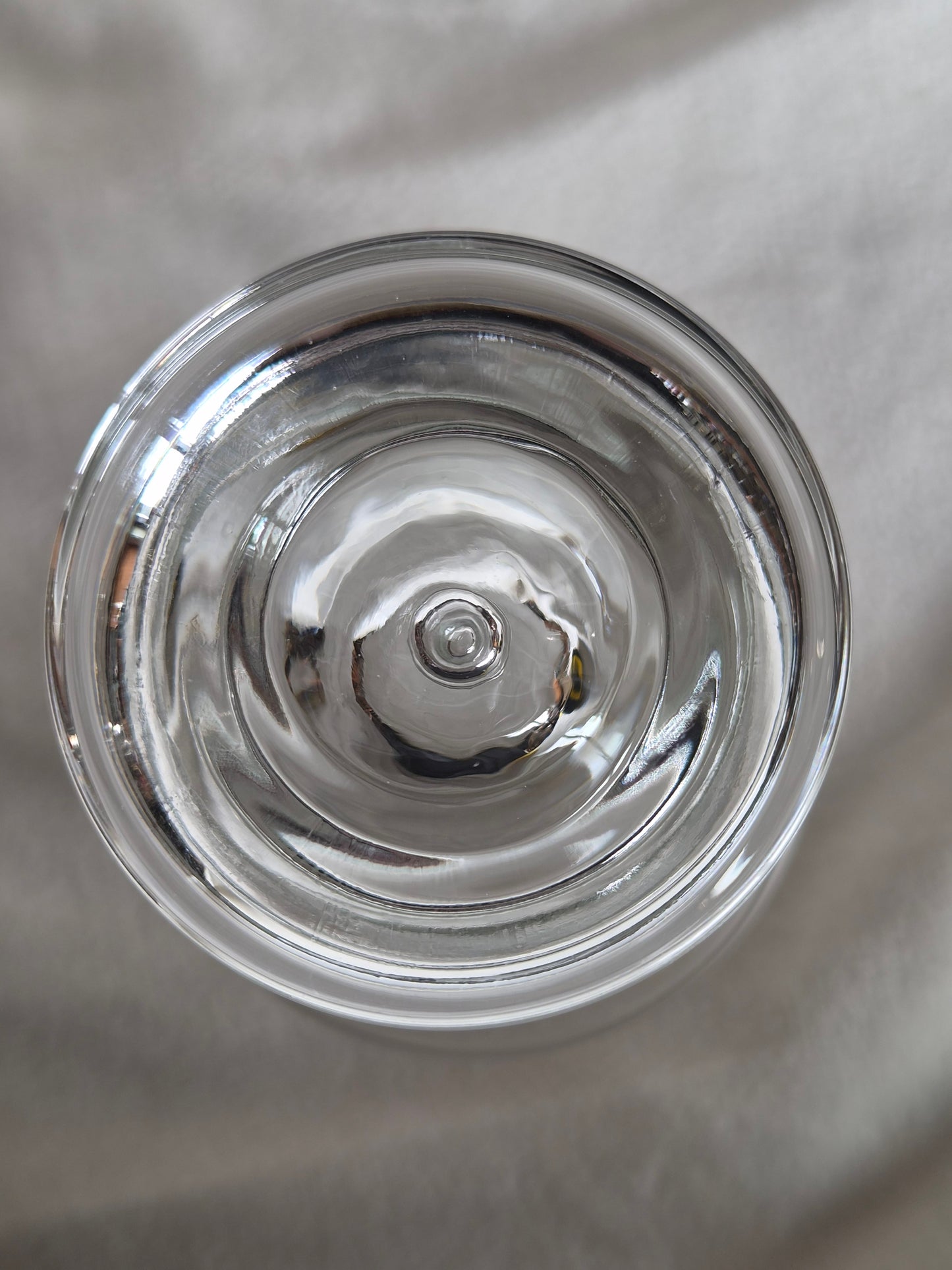 Glas "Hunter bubble stem" línan eftir Denise Larcombe, Crown Corning