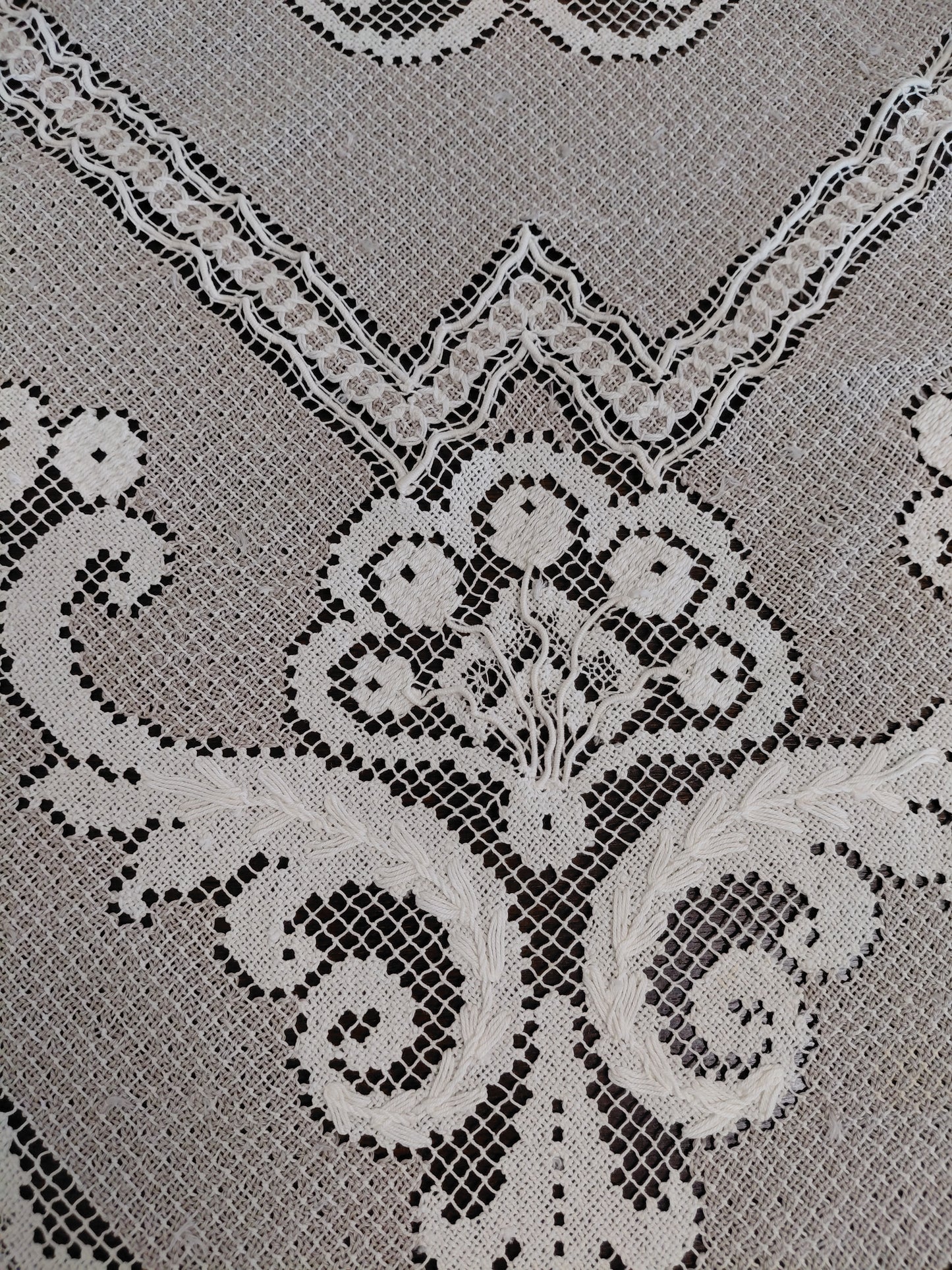 Vintage blúndu borðdúkur 100x105 cm