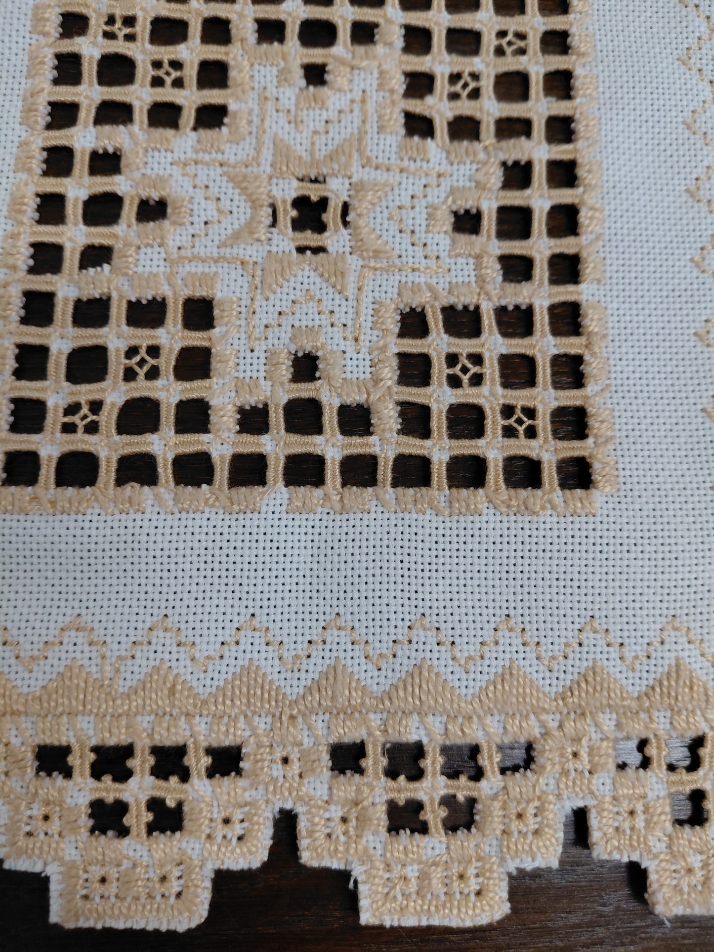 Lítill dúkur "Hardanger" munstur (24x24 cm)