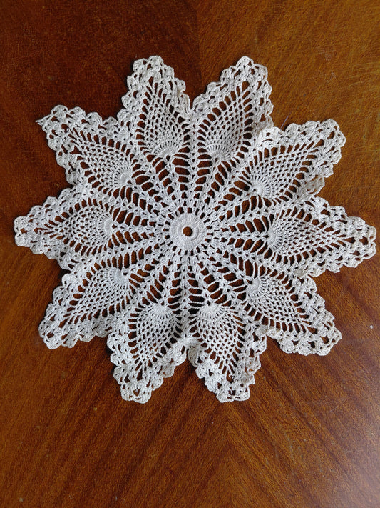 Heklaður dúkur (Ø22 cm)