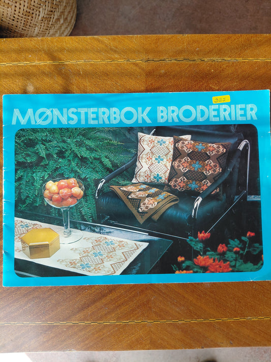 Útsaumsuppskriftir  Mønsterbok Broderier  (1980s)