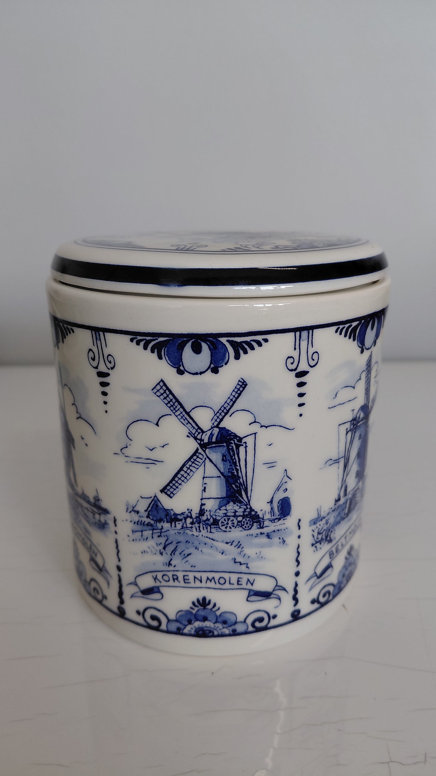 Stroopwafel- eða kexkrukka með loki, Delft Blue Made in Holland Handwork