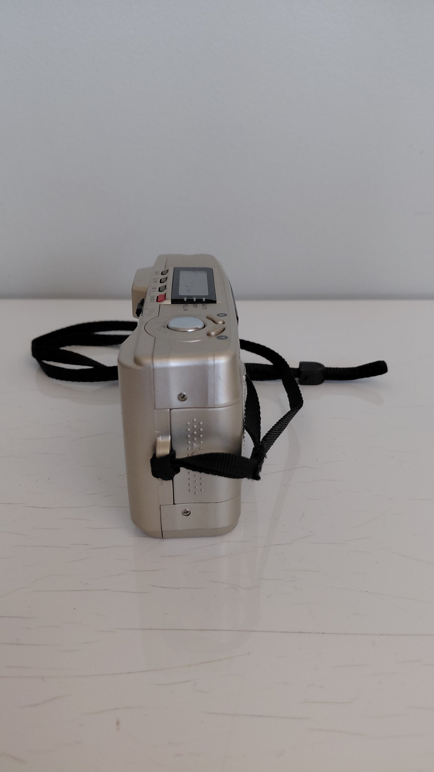 Myndavél Samsung Vega 77i Quartz Date (2000), Samsung