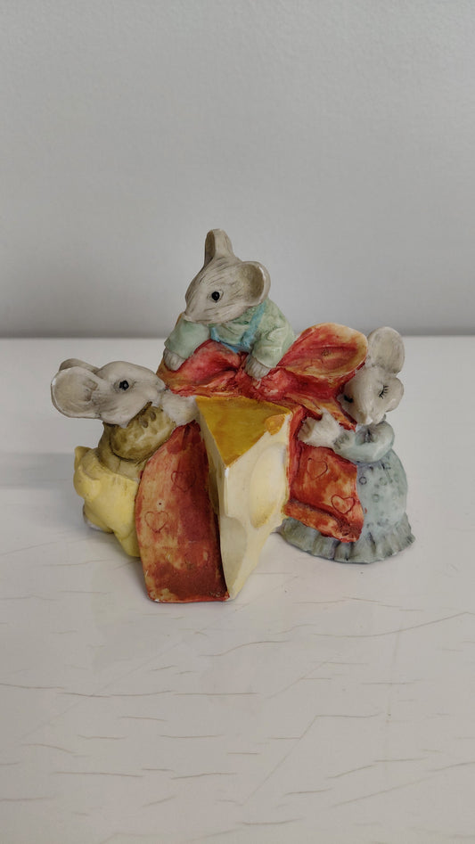 Músafjöskylda (1995-2000), The Academy Collection